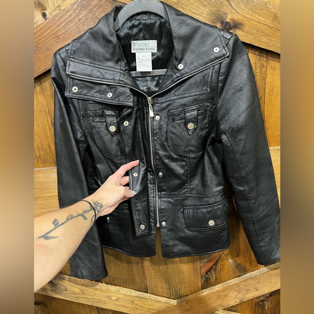 Vintage Bradley Bayou. XS. Broken in leather jacket.